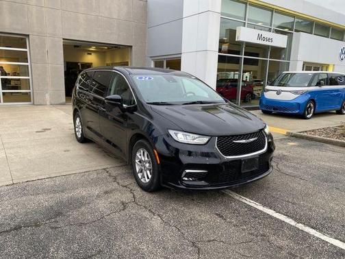 2024 Chrysler Pacifica Touring-L