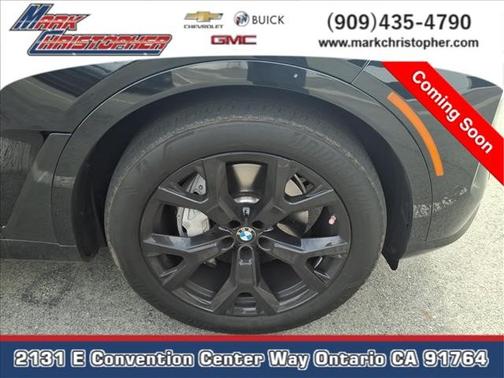 Black Sapphire Metallic 2025 BMW X7 xDrive40i