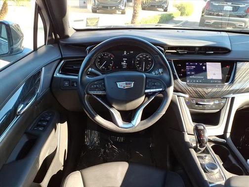 2025 Cadillac XT6 Premium Luxury FWD