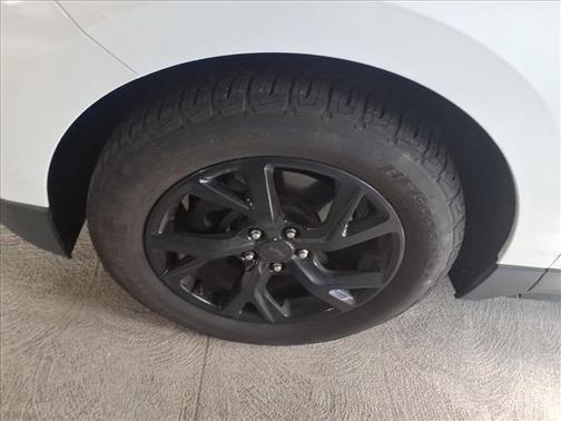 Summit White 2018 Chevrolet Equinox 2LT