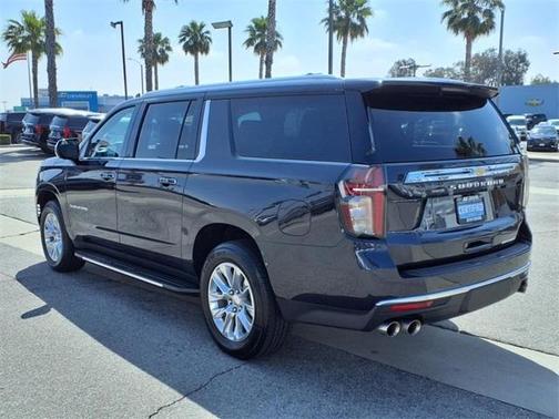 2023 Chevrolet Suburban Premier