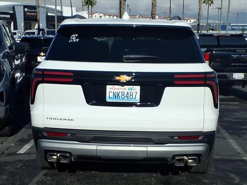 2025 Chevrolet Traverse LT