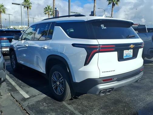 2025 Chevrolet Traverse LT