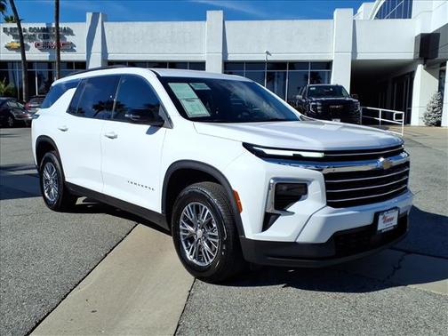 2025 Chevrolet Traverse LT