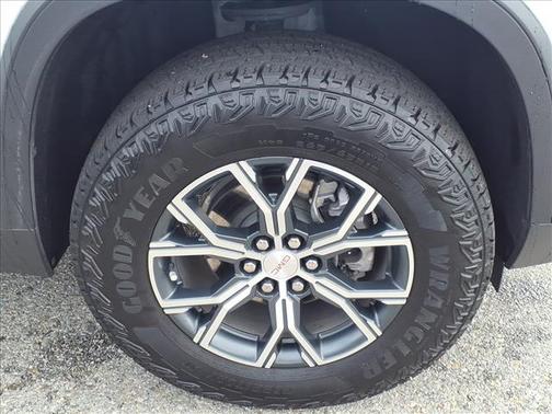 Summit White 2025 GMC Acadia AT4
