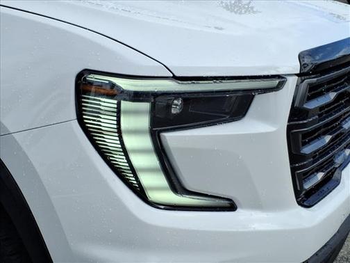Summit White 2025 GMC Acadia AT4