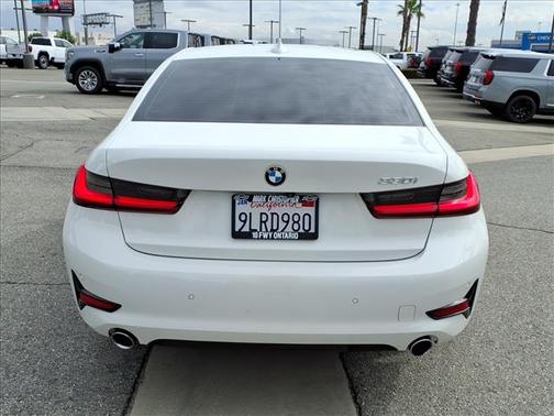 2021 BMW 330 i