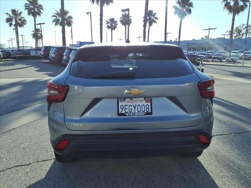 Sterling Gray Metallic 2024 Chevrolet Trax LS