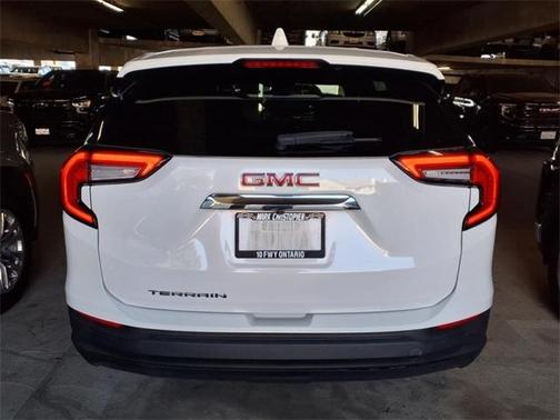 2022 GMC Terrain SLE