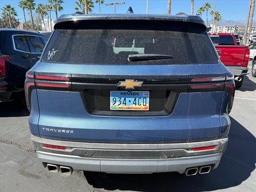 2025 Chevrolet Traverse LT