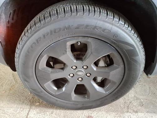 2023 Land Rover Defender 110 SE