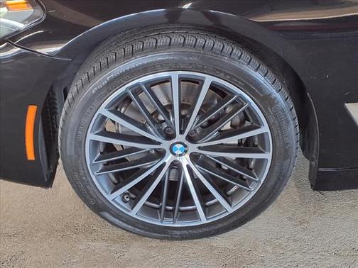 2021 BMW 530 i
