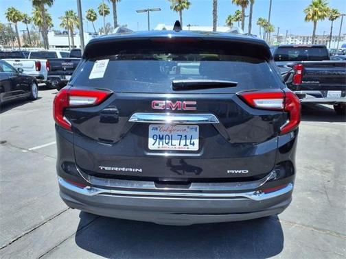2024 GMC Terrain SLT