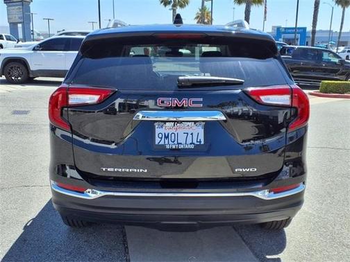 2024 GMC Terrain SLT
