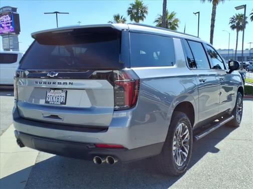 Sterling Gray Metallic 2025 Chevrolet Suburban Z71