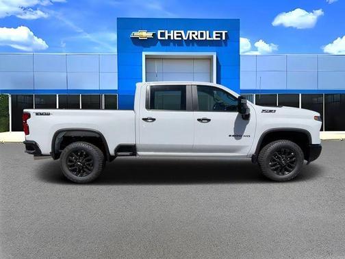 Summit White 2026 Chevrolet Silverado 2500 LT