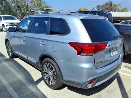 2016 Mitsubishi Outlander SE