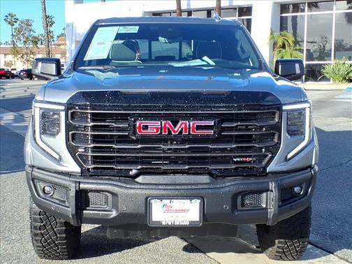 2025 GMC Sierra 1500 AT4X