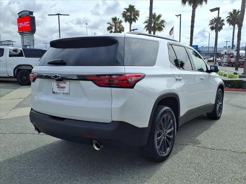 Pearl 2023 Chevrolet Traverse RS