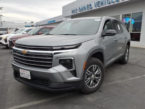 2025 Chevrolet Traverse LT