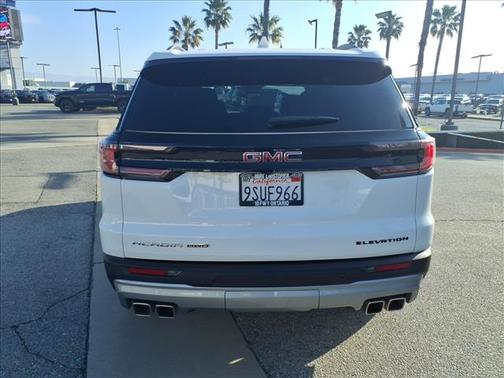 2025 GMC Acadia Elevation