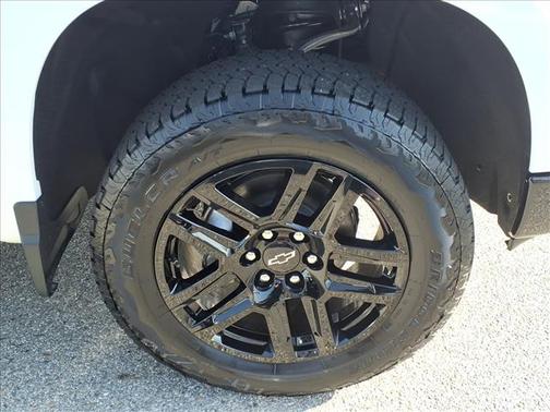 Summit White 2026 Chevrolet Silverado 1500 LT Trail Boss