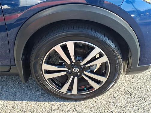 Deep Blue Pearl / Fresh Powder 2020 Nissan Kicks SR