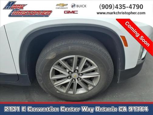 Summit White 2023 Chevrolet Traverse LT Cloth