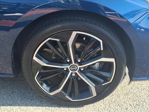 Deep Blue Pearl 2023 Nissan Altima 2.5 SR