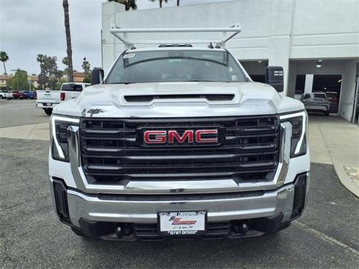 2025 GMC Sierra 3500 Pro