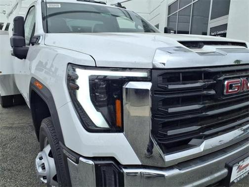 2025 GMC Sierra 3500 Pro