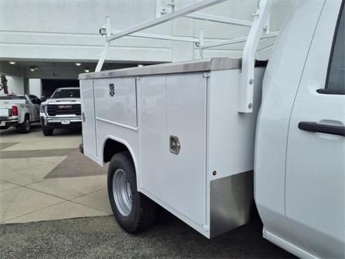 2025 GMC Sierra 3500 Pro