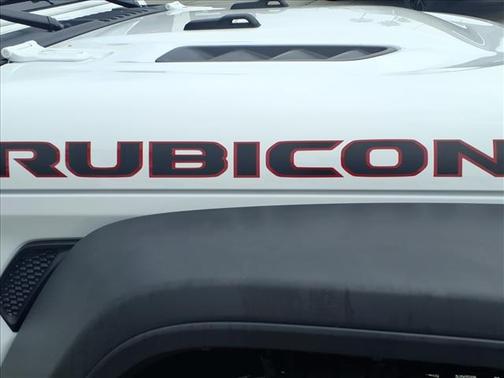 Bright White Clearcoat 2025 Jeep Wrangler Rubicon