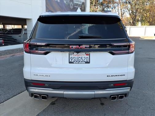 2025 GMC Acadia Elevation