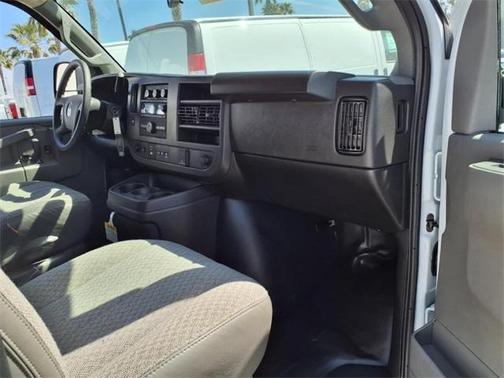 2025 GMC Savana 2500 Work Van