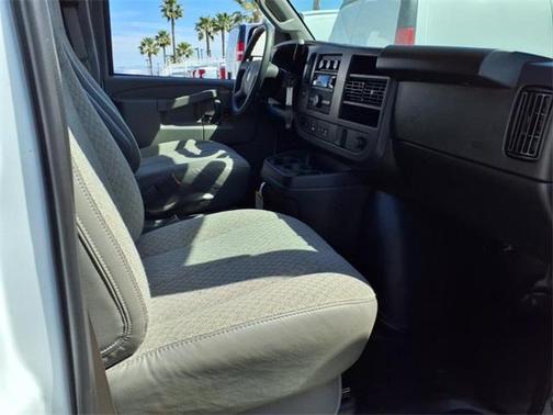 2025 GMC Savana 2500 Work Van