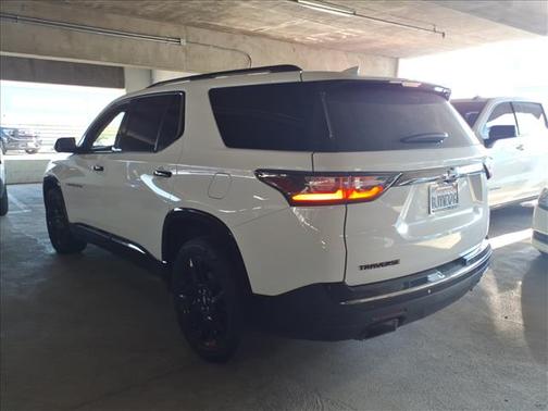Summit White 2019 Chevrolet Traverse Premier
