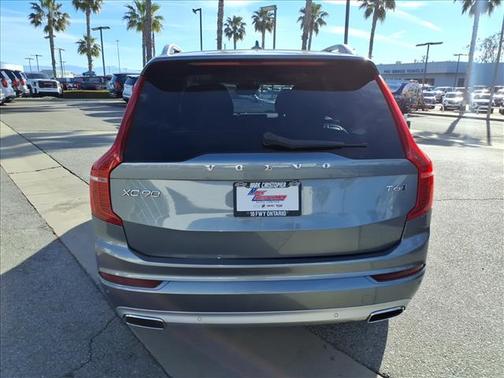 2018 Volvo XC90 T6 Momentum