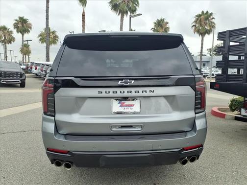 Sterling Gray Metallic 2025 Chevrolet Suburban Z71