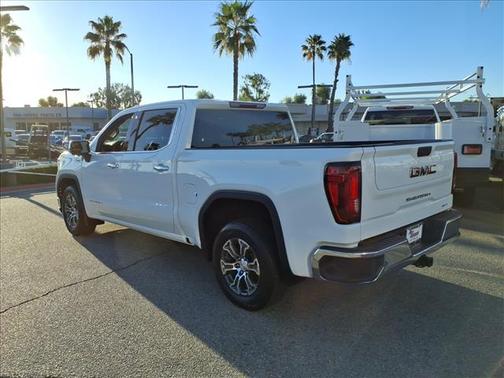 Summit White 2025 GMC Sierra 1500 SLT