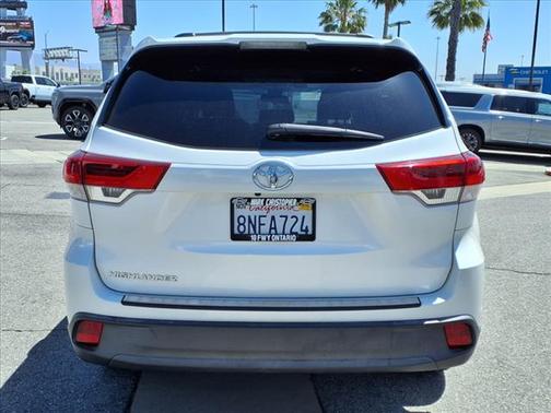 2019 Toyota Highlander LE