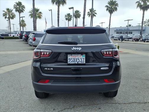 Diamond Black 2025 Jeep Compass Latitude