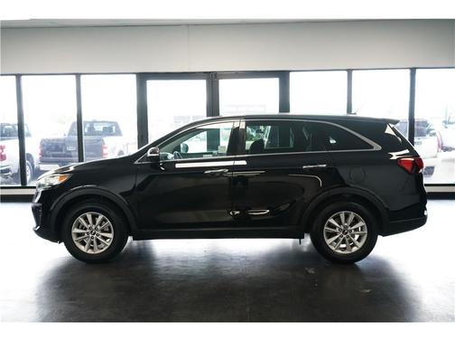 Black 2019 Kia Sorento LX