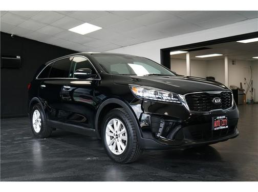 Black 2019 Kia Sorento LX