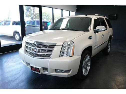 Pearl White 2014 Cadillac Escalade Platinum Edition