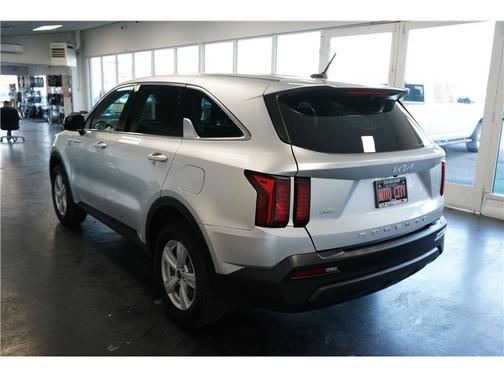 2022 Kia Sorento LX