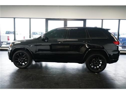 Black 2019 Jeep Grand Cherokee Altitude