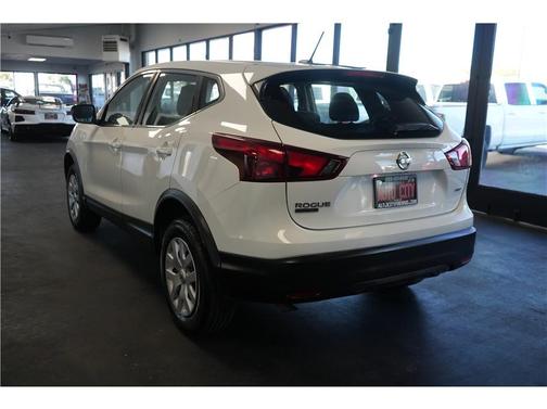 White 2018 Nissan Rogue Sport S