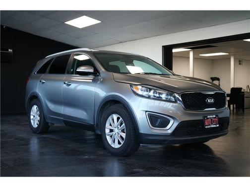 Gray 2017 Kia Sorento LX
