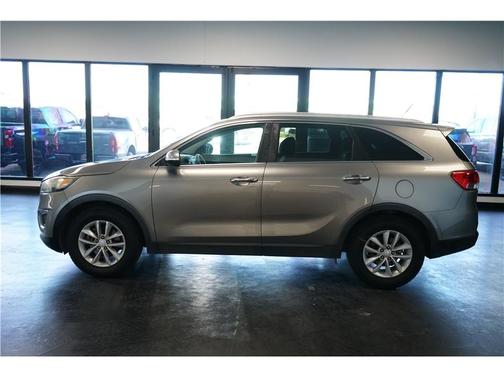 Gray 2017 Kia Sorento LX